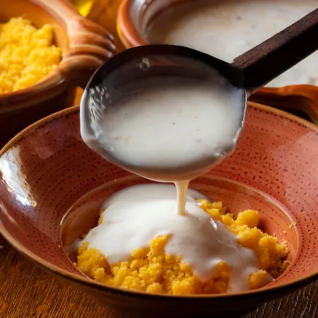 默主歌耶赫尔采民族村酒店 4*