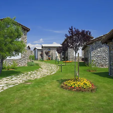 默主歌耶赫尔采民族村酒店 4*