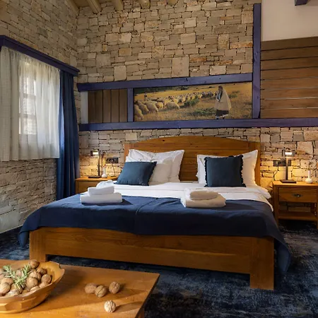 默主歌耶赫尔采民族村酒店 4*